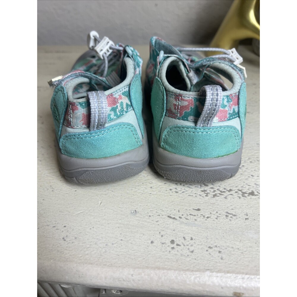 KEEN Newport H2 1026276 Camo/Pink Icing Sandal Shoes Girls Kid's Size 1 - Picture 2 of 13